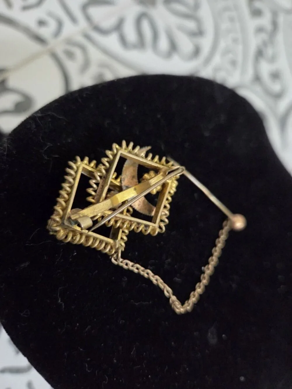 Antique Victorian Gilt Brass Brooch Paste Stones & Red Glass, Added Safety Chain - Picture 3 of 16